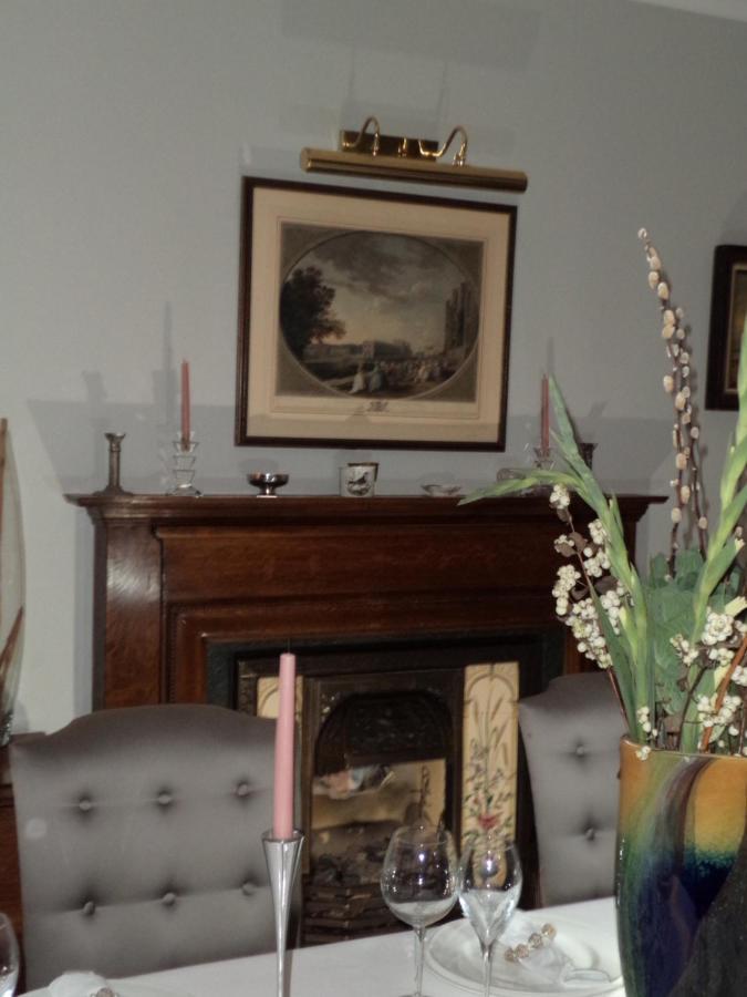 Coach House Βίλα Γουόκινγκ Εξωτερικό φωτογραφία